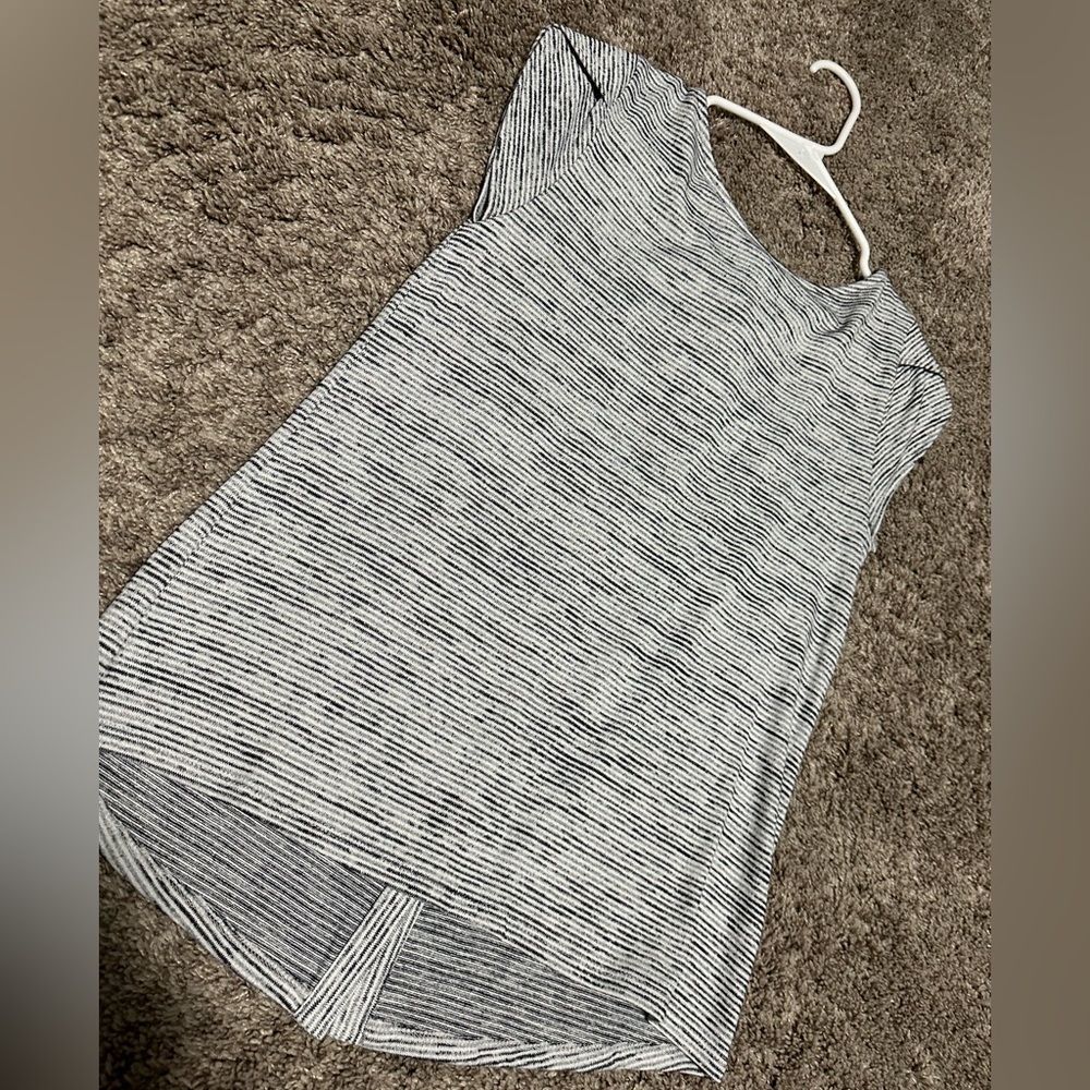 Women’s Market & Spruce short sleeve top